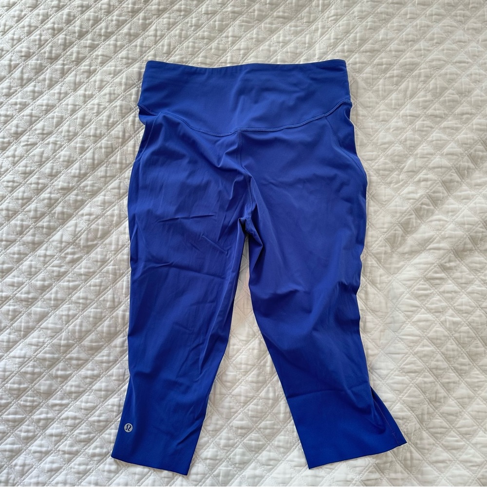 Lululemon women’s running tight, size 10, EUC, blue